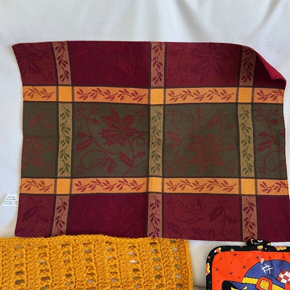Set Of Fall Linens: Woven Burgundy Table Runner Yellow Crochet Placemat & Hallow - Picture 4 of 4